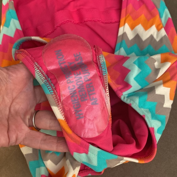 One piece bathing suit. NWOT colorful ! - Picture 6 of 7